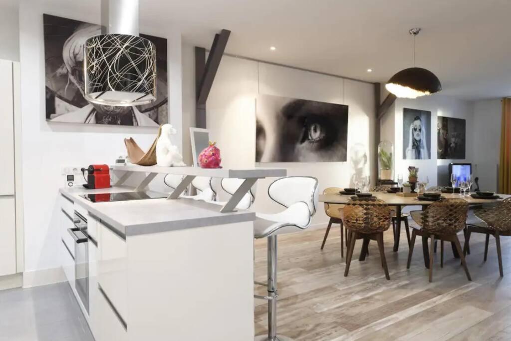 Reims Centre : Appartement Lumineux Et Atypique 46, Place D'Erlon Exterior photo